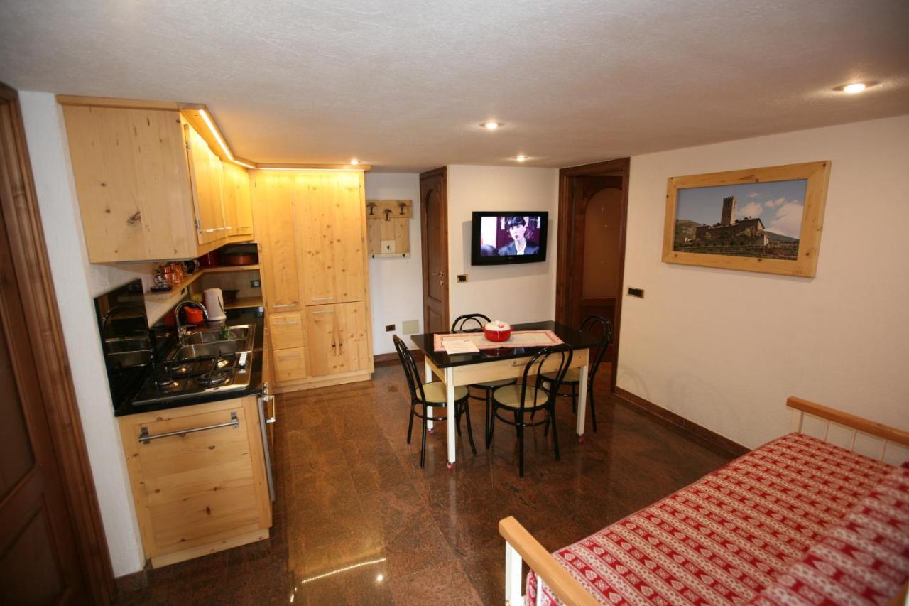 Suite Del Villaggio Sarre Zewnętrze zdjęcie