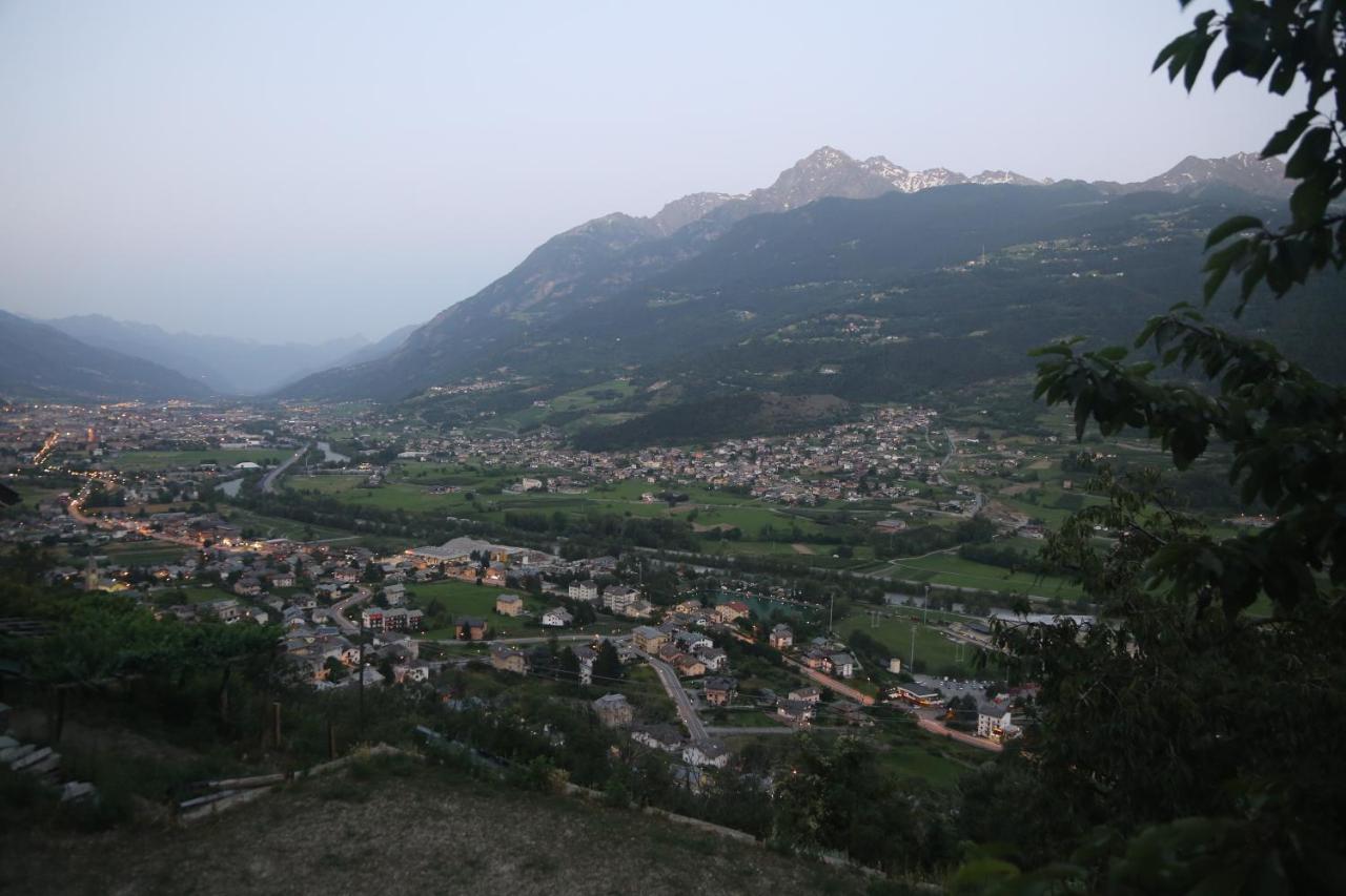 Suite Del Villaggio Sarre Zewnętrze zdjęcie