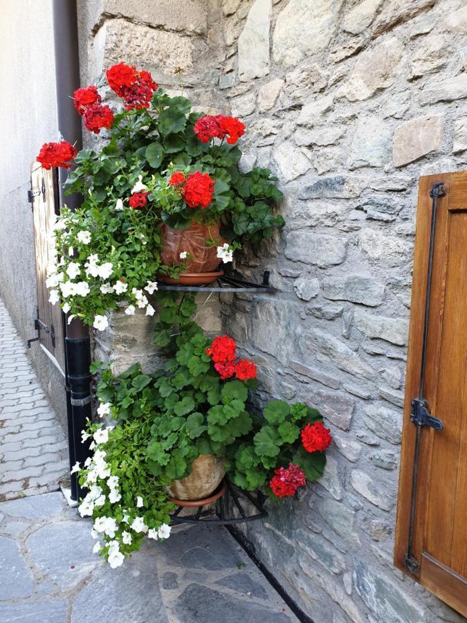 Suite Del Villaggio Sarre Zewnętrze zdjęcie