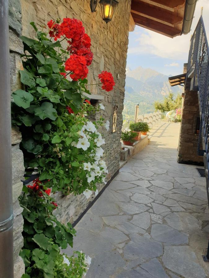 Suite Del Villaggio Sarre Zewnętrze zdjęcie